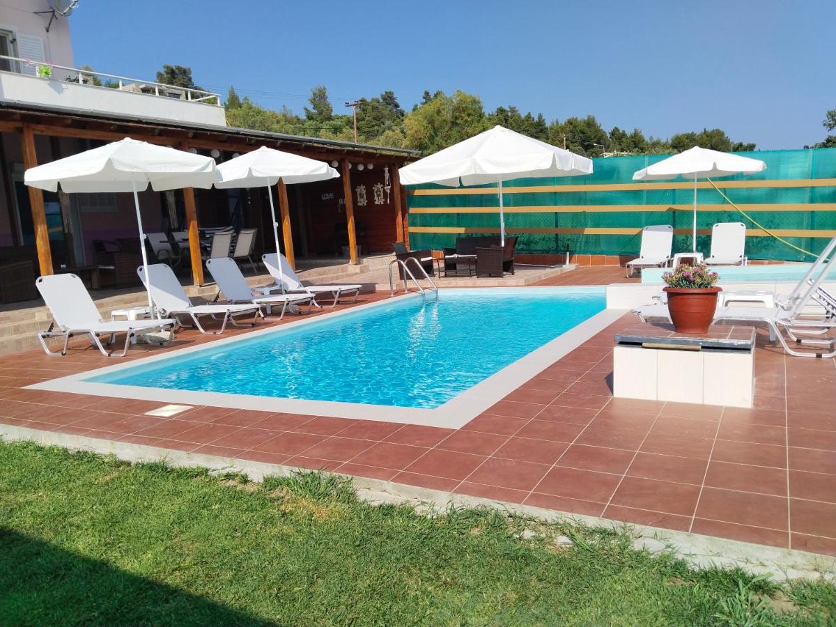 Maria Lemoni Swimming Pool Apartment ネア・スキオニ エクステリア 写真