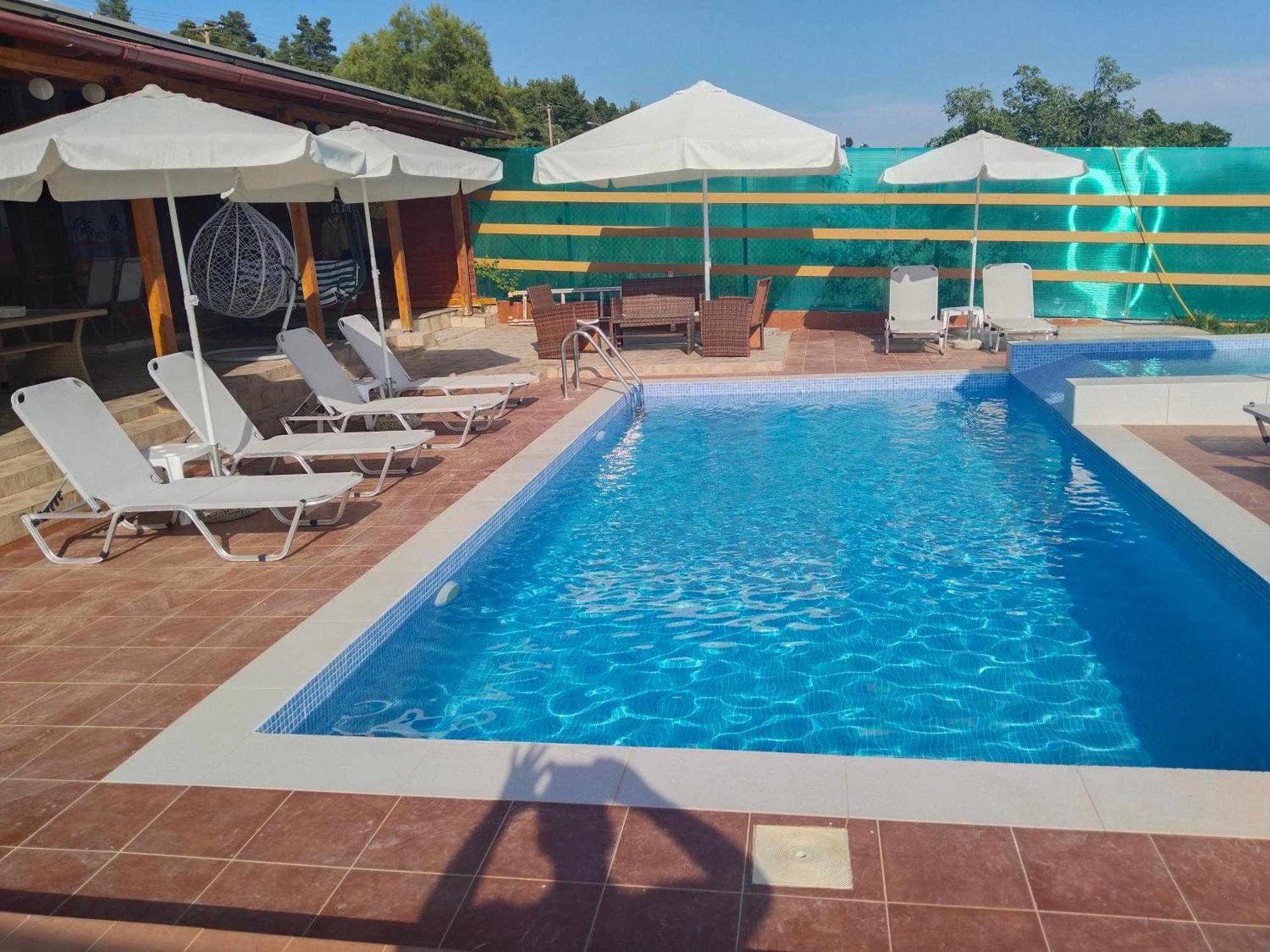 Maria Lemoni Swimming Pool Apartment ネア・スキオニ エクステリア 写真